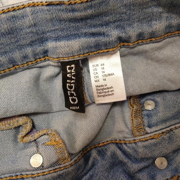 H&M Divided Light Blue Jean Shorts Cuffed Summer Button Fly Women's Size 14 - Picture 5 of 5
